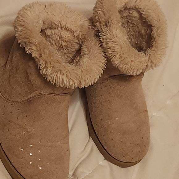 Cat and Jack Size 12 Girls Fur Lined Boots - Picture 3 of 4